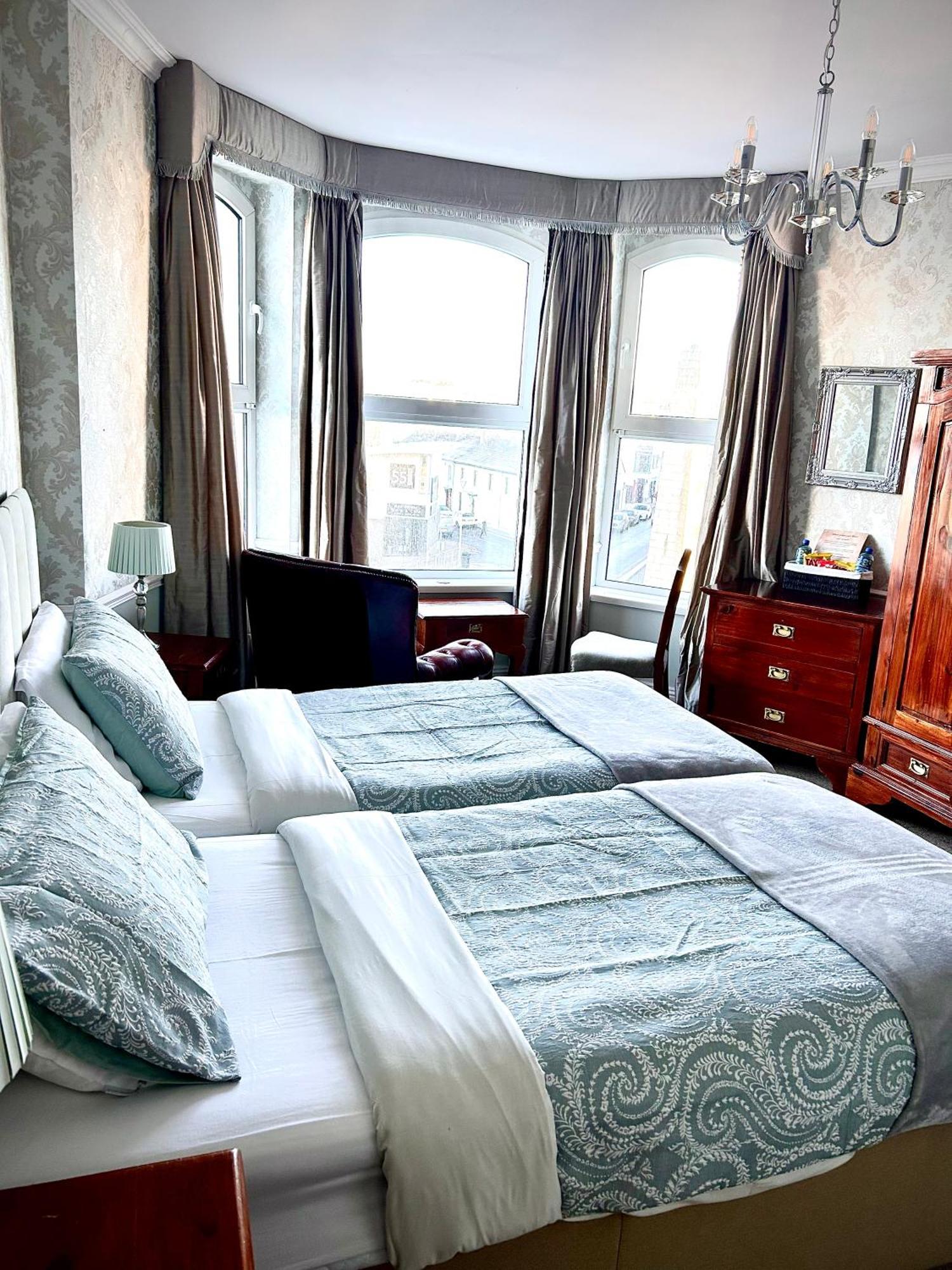 Albany 3* Portrush